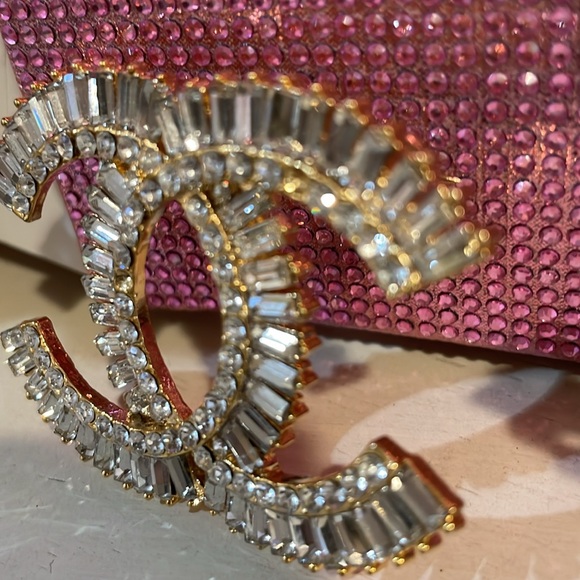 💎Bold large New Gold bling brooch - Picture 2 of 3